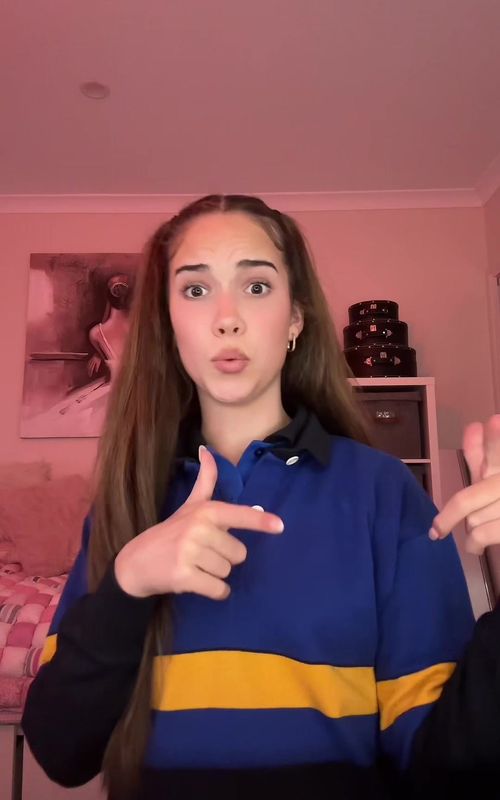 So I ended up not going to school because I got food poisoning from GYG hah…                 #funny #grwm #foryoupage #fyp #earlymorningroutine 