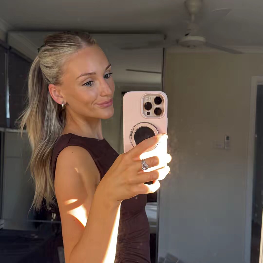 EM DAVIES 🧚🏼‍♀️