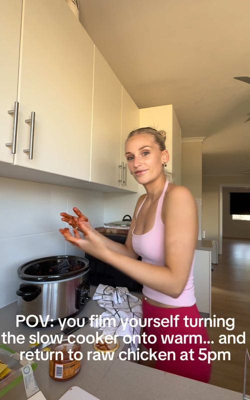 reminder to check you actually turned the slow cooker on… don’t you love that 💁🏼‍♀️ #slowcooker #mealprep #fitness #slowcook #karratha 