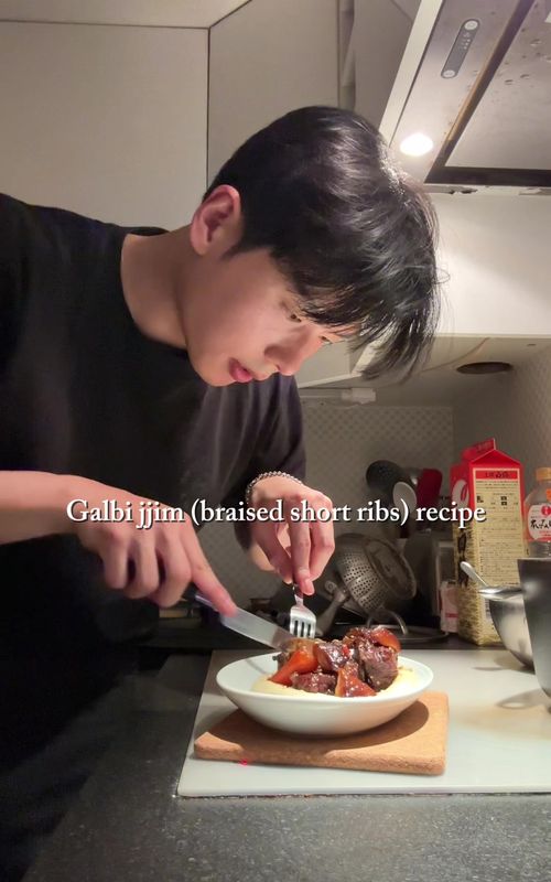 Galbi Jjim (braised short ribs) for your korean best friend   recipe:   short ribs ~800g dark soy sauce 진간장 3/4 cup (not 1 cup) mirin 1 cup water 3 cups minced garlic 2 tbsp minced ginger 0.5 tbsp corn syrup 2 tbsp cane sugar 2 tbsp Korean pear drink 갈아만든 배 1 can diced onion 1/2 diced green onion 1   carrots 5 shiitake mushroom 5 green onion 1   chestnut creme (clément faugier) 1.5 tbsp potatoes 3 heavy cream 1/4 cup butter 1/2 stick salt 3 pinches