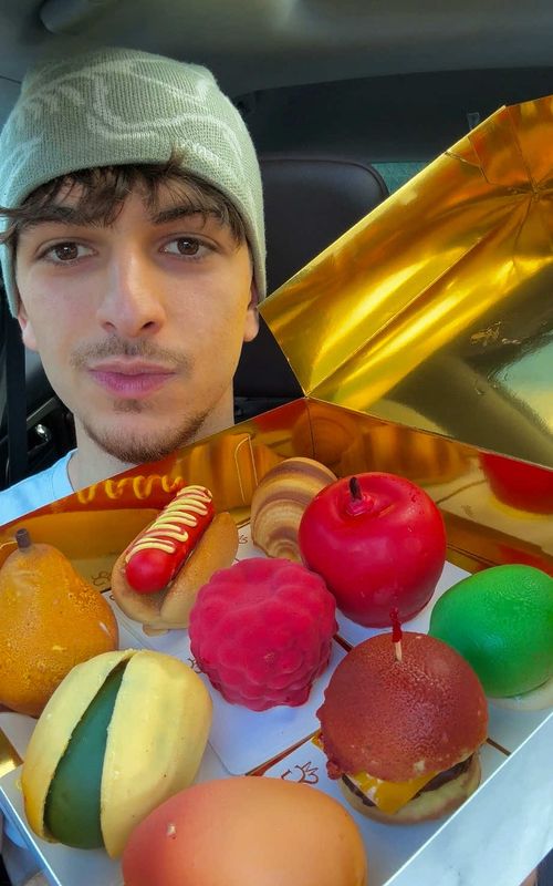 Crunchy Pastries 🥭🍎🥐 #pastries #crunchy #asmr #mukbang #mukbangeatingshow foodie beautiful pastries trompe l’oeil patisserie Cedric grolet food review sweet dessert 