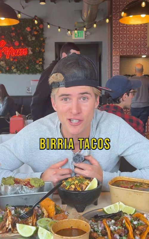Trying Strangers Favorite Birria Tacos 📍Kikes Red Tacos, Denver Colorado  @Kiké’s Red Tacos #kikesredtacos #denver #denverfoodie #codypremer