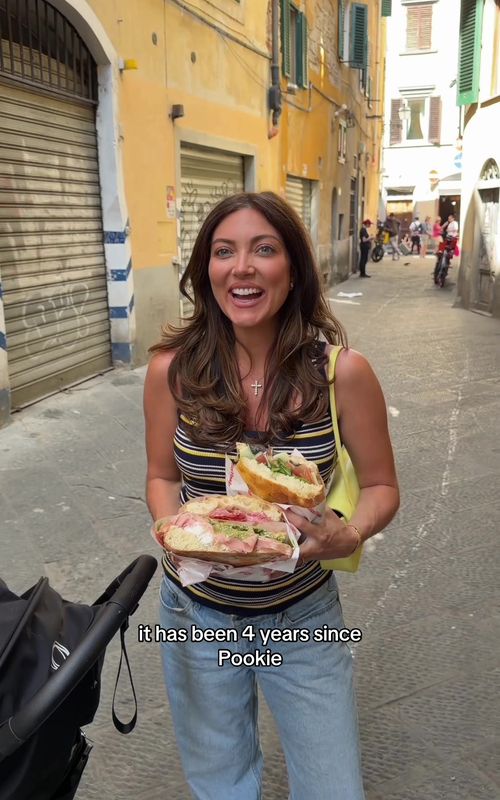 If I lived here I’d go everyday😩🥪#foodtiktok #mukbang #couple #pookie 