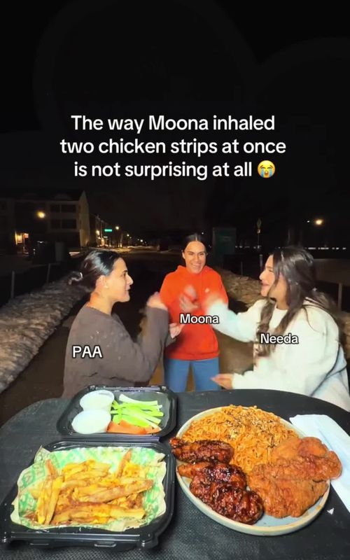 @MOONAdoesn’t play when it comes to@Chili’s Grill & Bar😭@Taaabbbyy @needalivelifeyou guys need to do better 🫢#chilischeesepull #rockpaperscissors #foodchallenge #trending #foodchalleges            