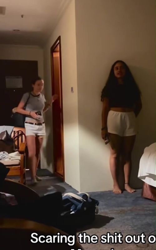 funny , prank , scare , lmao : #prank #scared #funny #lmao #fyp 
