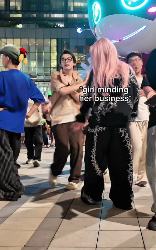 POV: nothing gon' stop me and him from THE Part🗣️🗣️ we still ate and apologised later !! 🗣️🗣️#kpop #hearts2hearts #kpoprandomdancechallenge #kpoprandomplaydance #dance 