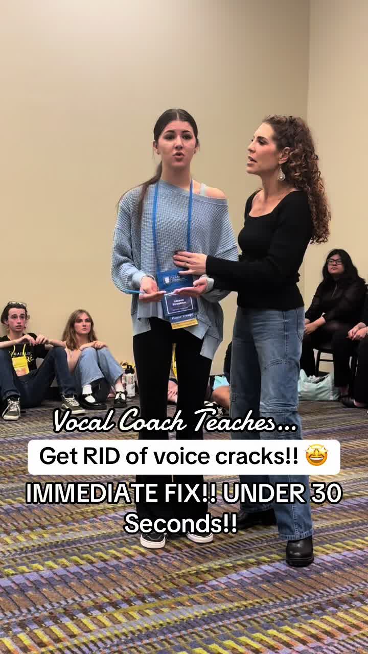 Voice cracks GONE with this trick!! #singing #singinglessons #vocalcoach #belting #fyp #voicecrack #theatrekid 