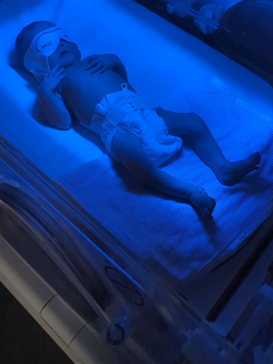 what are you doing?! got to keep the tan up! #fyp #foruyou #tan #sunbed #baby 